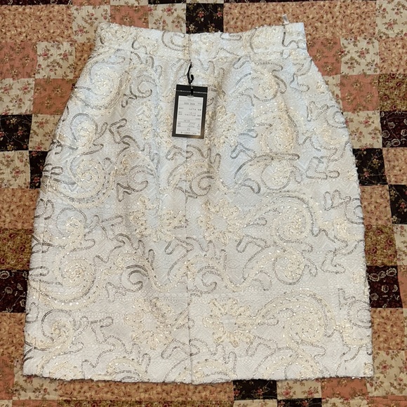 New! J&R Textured Brocade Fabric Jacquard Pattern Pencil Skirt - Picture 2 of 9